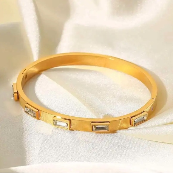 18K Gold Plated Bangle Bracelet*Tennis Baguette Swarovski Cubic Zirconia*JD - Picture 3 of 7